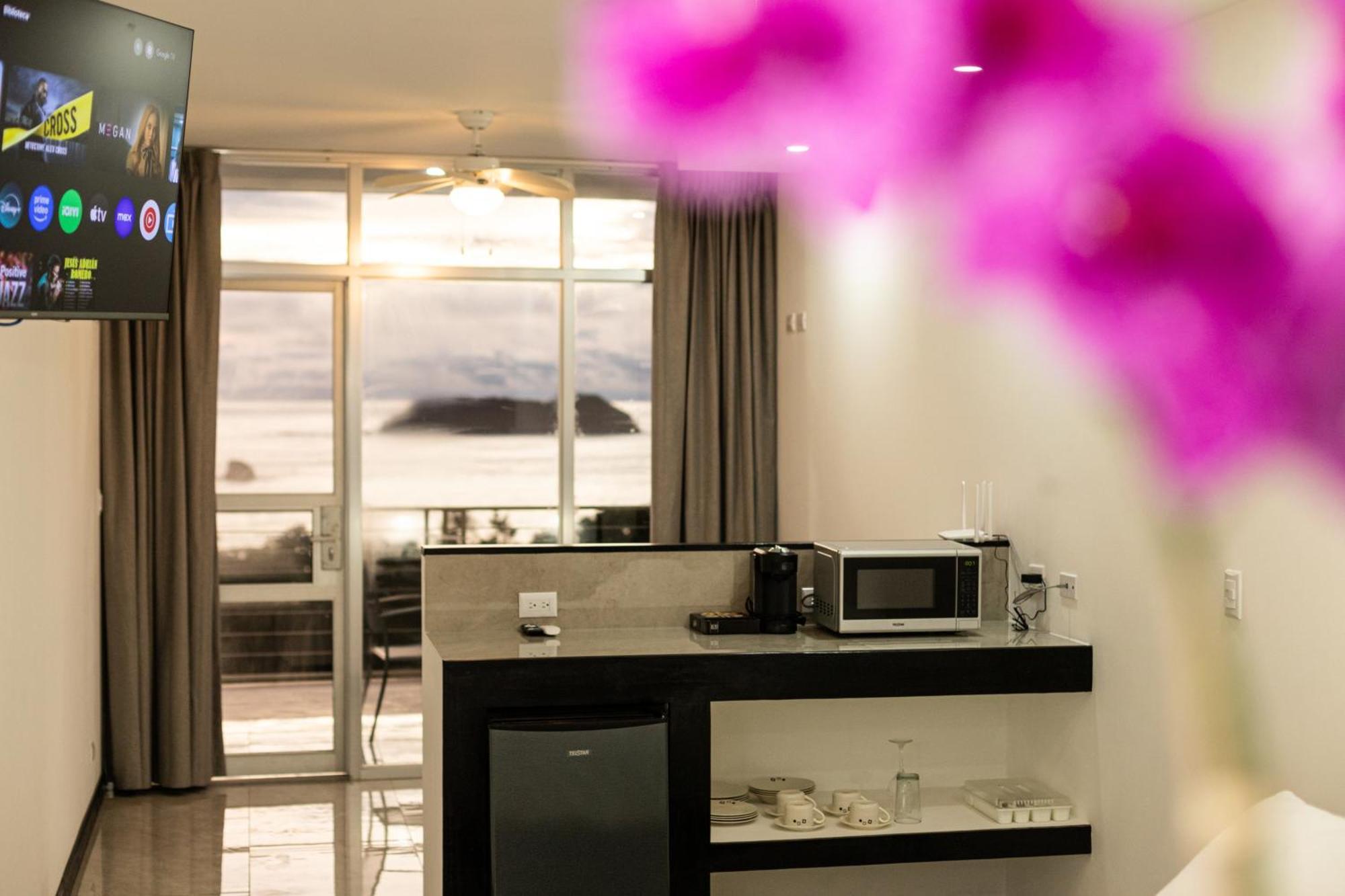 El Faro Containers Beach Hotel Manuel Antonio Exterior foto