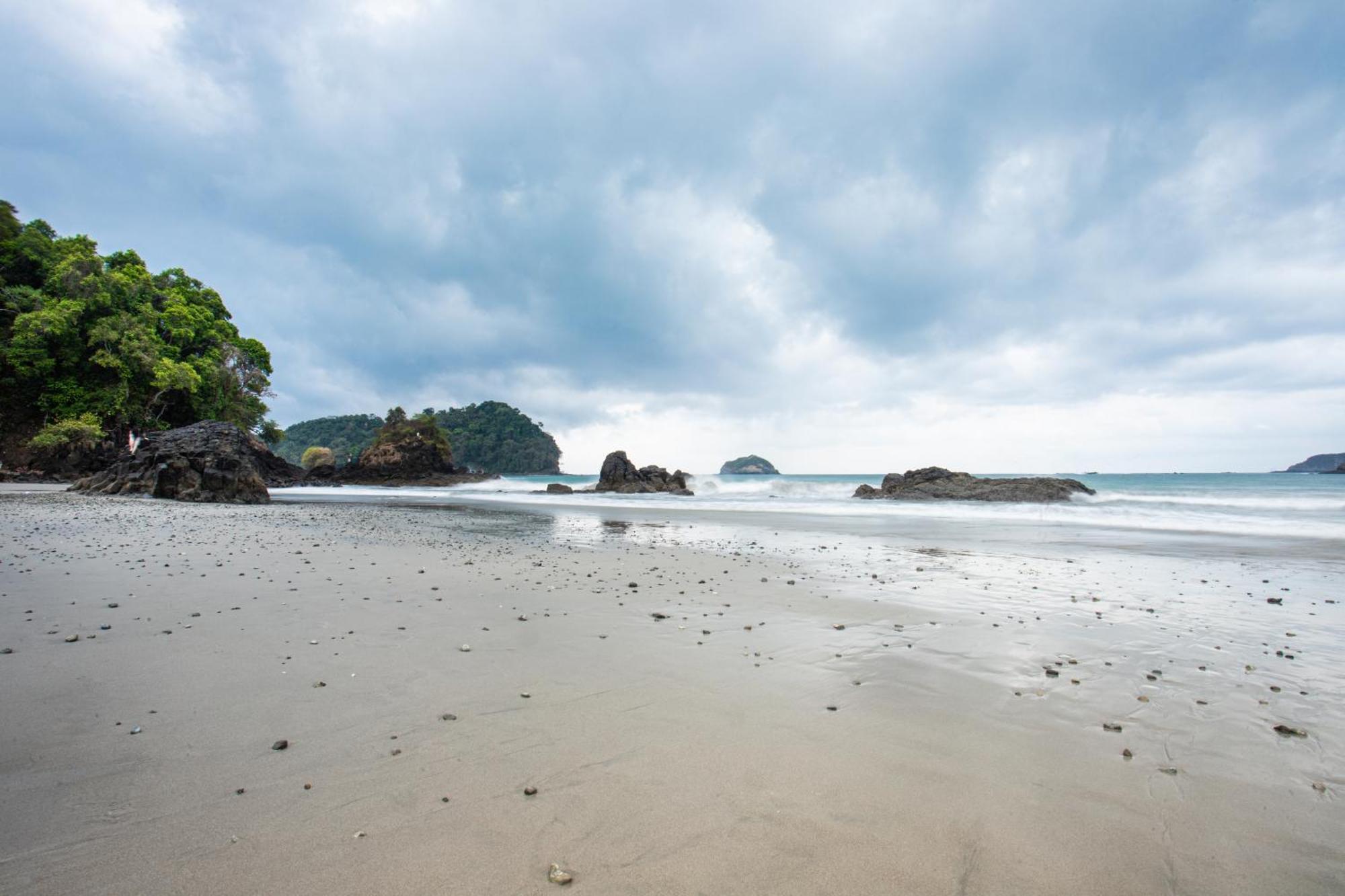 El Faro Containers Beach Hotel Manuel Antonio Exterior foto