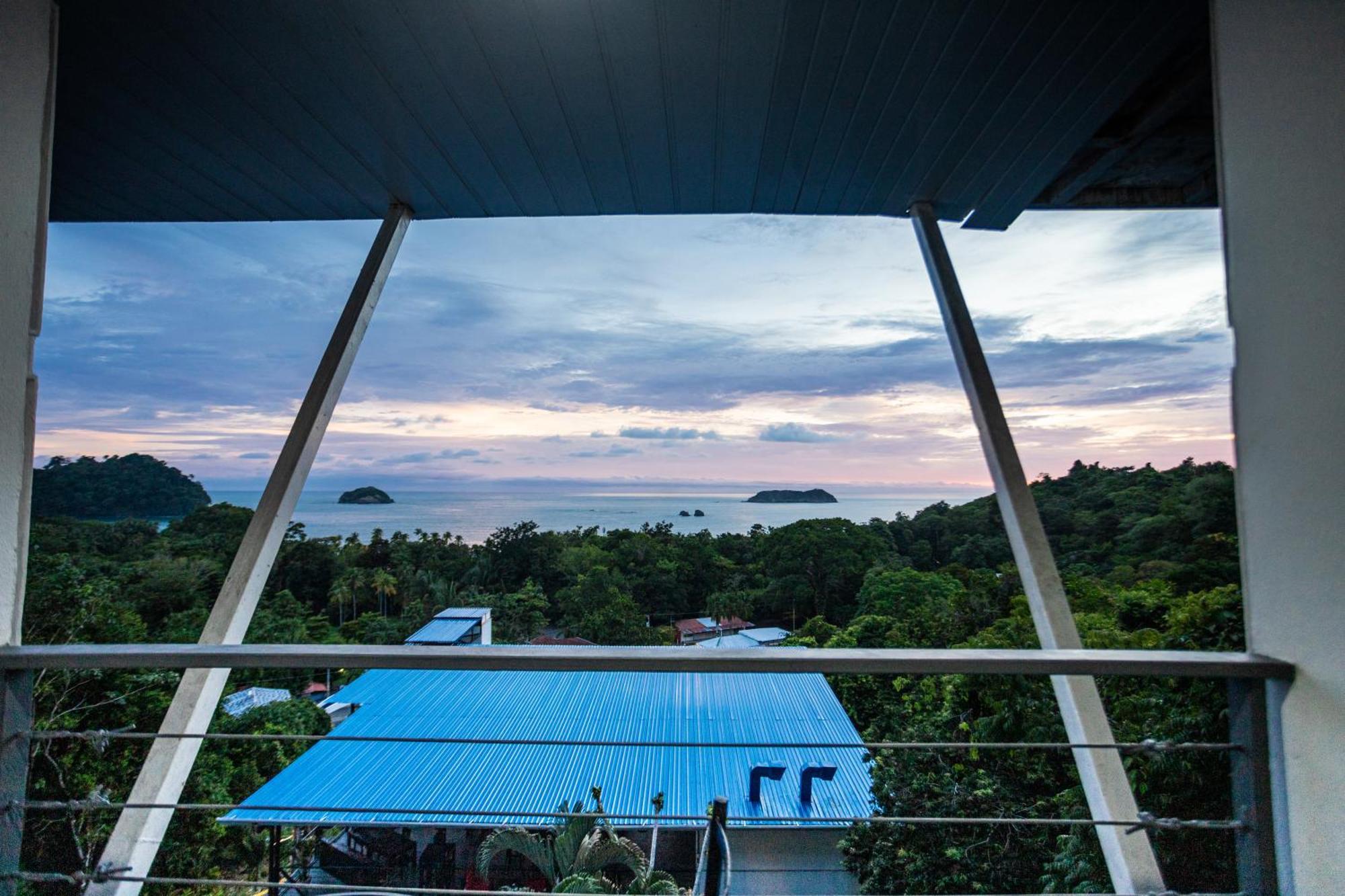 El Faro Containers Beach Hotel Manuel Antonio Exterior foto